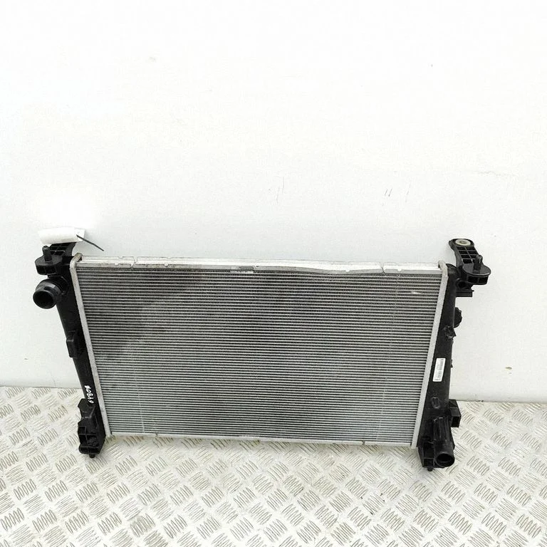 Dzesēšanas šķidruma radiators 8D0960600