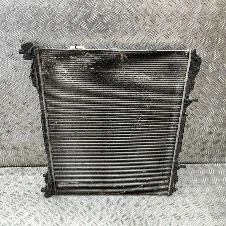 Coolant radiator FPLA8005AB