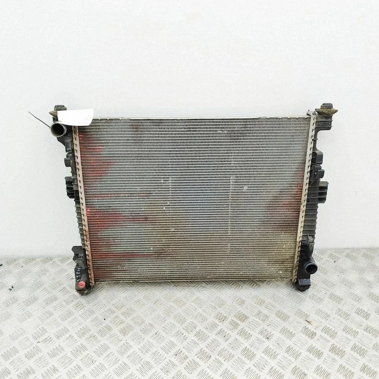 Coolant radiator – Jeep Grand Cherokee (2010-2021)