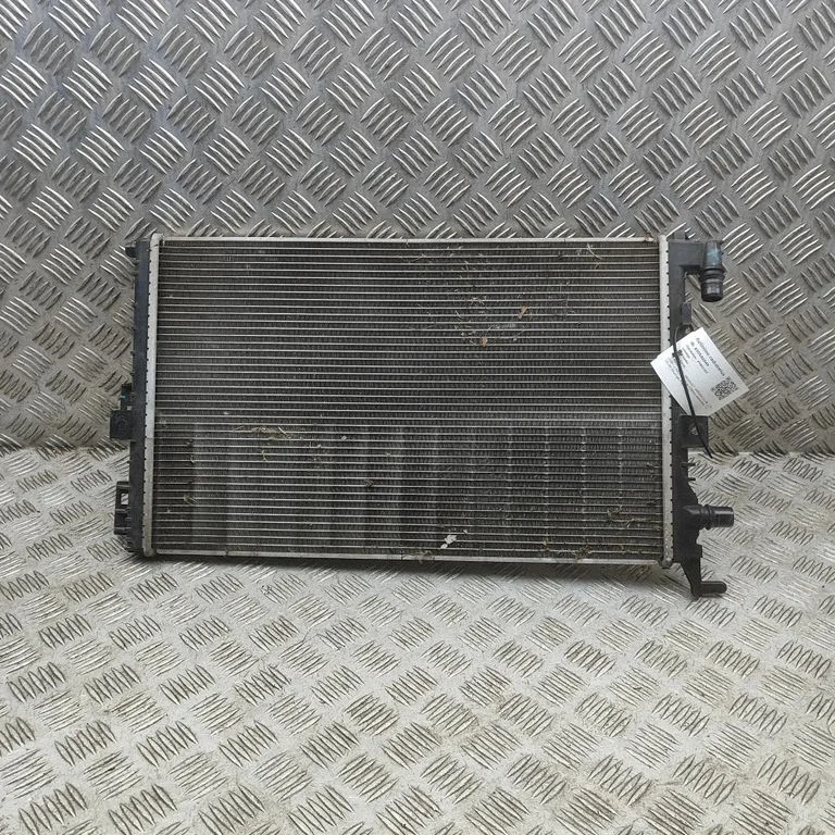 Jahutusvedeliku radiaator 214105837R