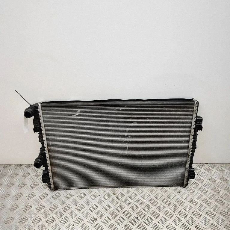 Dzesēšanas šķidruma radiators 5WA121251D