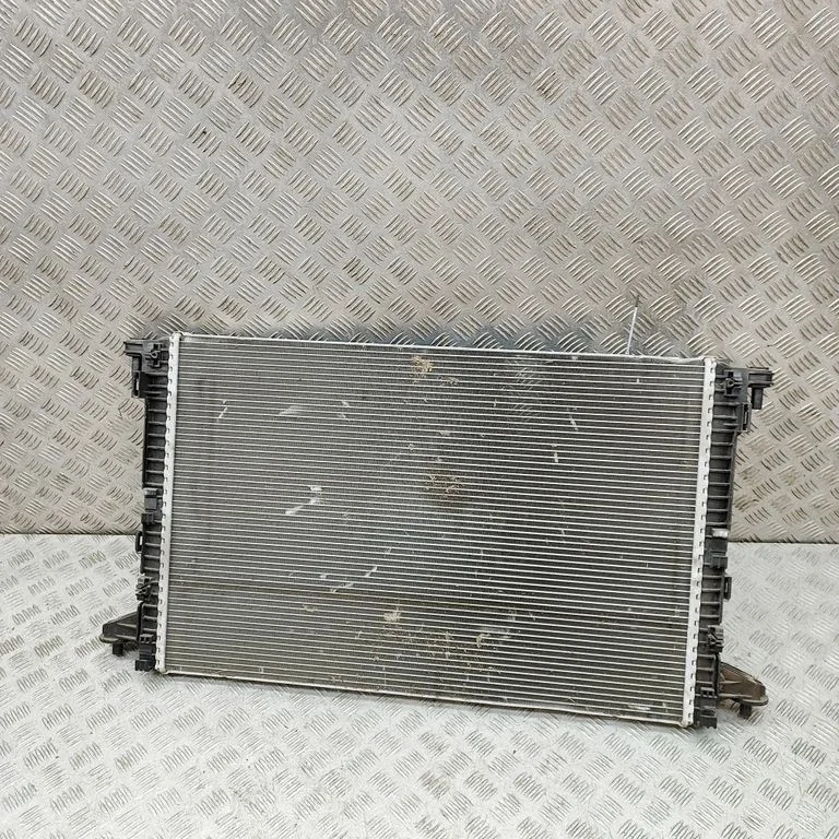 Jahutusvedeliku radiaator – Audi A4 Allroad B8 (2008-2016)