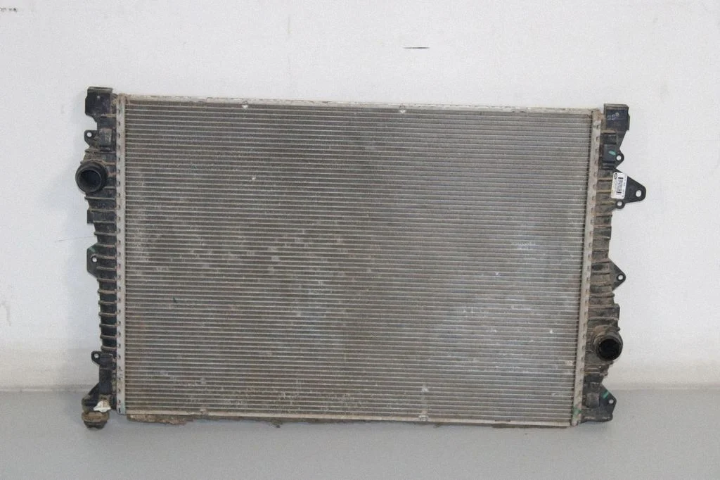 Dzesēšanas šķidruma radiators GJ328005CB