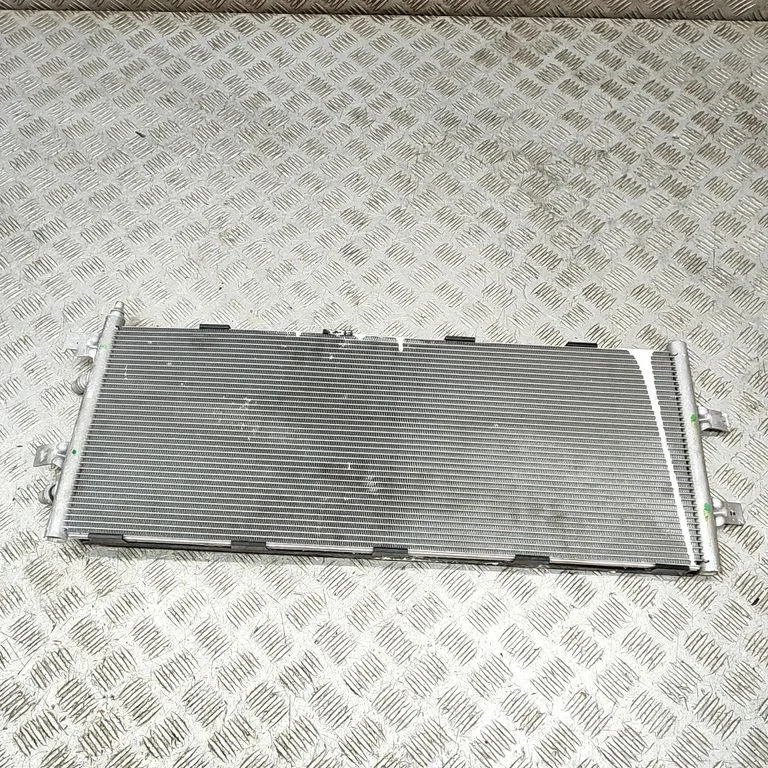 Coolant radiator 9846885