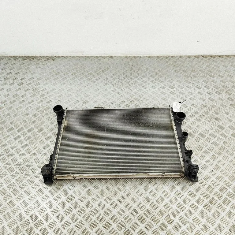Dzesēšanas šķidruma radiators A0995002703