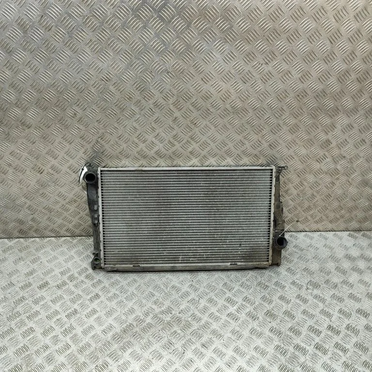 Jahutusvedeliku radiaator 8118422