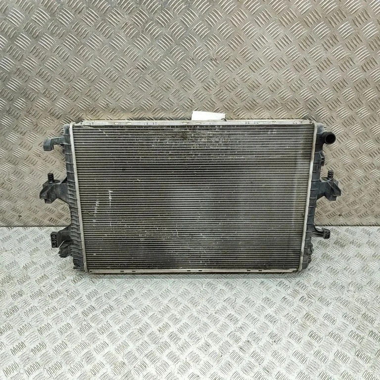 Dzesēšanas šķidruma radiators 7E0121253C