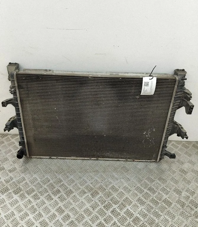 Dzesēšanas šķidruma radiators 7E0121253C