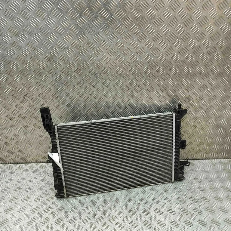 Jahutusvedeliku radiaator – Ford Focus (2010-2017)
