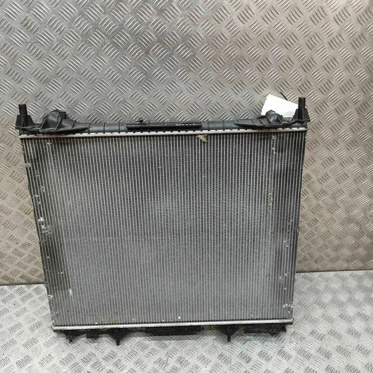 Coolant radiator FPLA8005AB