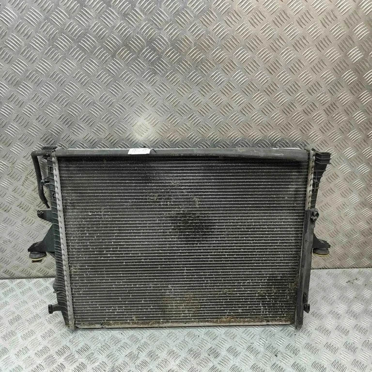 Dzesēšanas šķidruma radiators 7L0121253