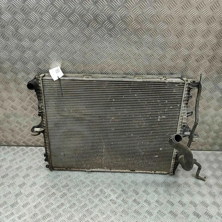 Jahutusvedeliku radiaator – Audi Q7 4L (2005-2015)