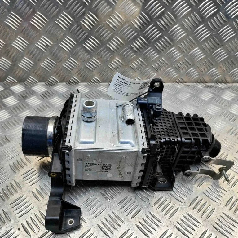 Jahutusvedeliku radiaator – Volvo V60 (2018-)