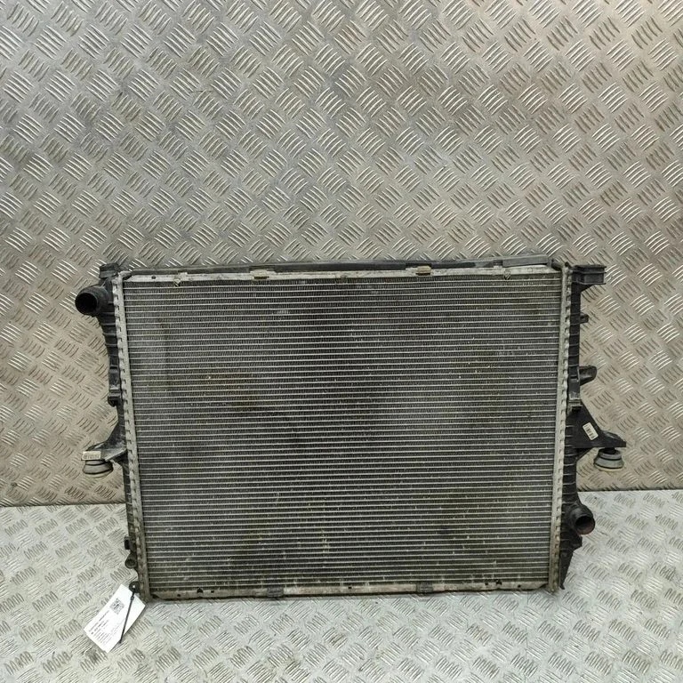 Jahutusvedeliku radiaator – Audi Q7 4L (2005-2015)