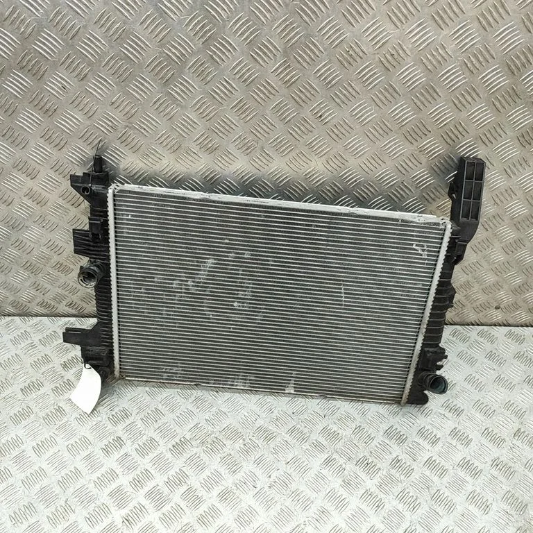 Dzesēšanas šķidruma radiators CV618C342VA