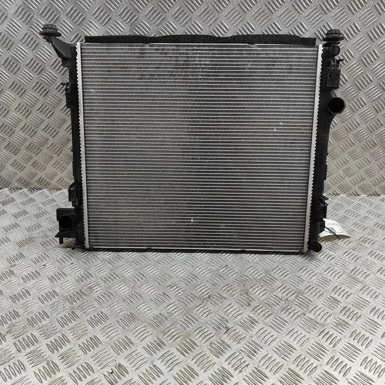 Dzesēšanas šķidruma radiators 214106UB0B