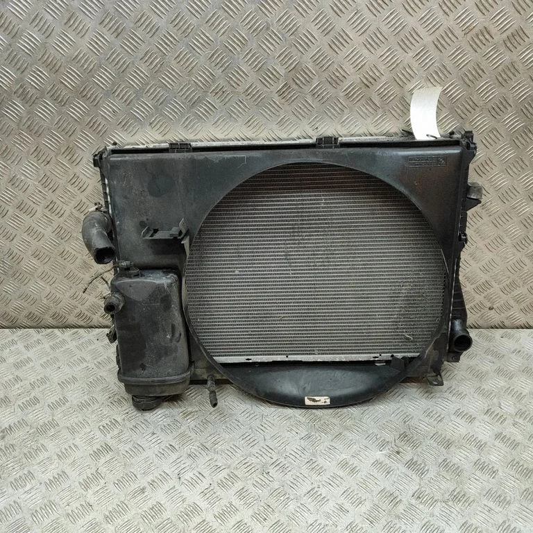 Jahutusvedeliku radiaator 1440252