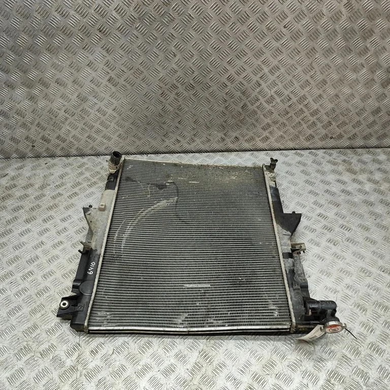 Jahutusvedeliku radiaator 1350A807