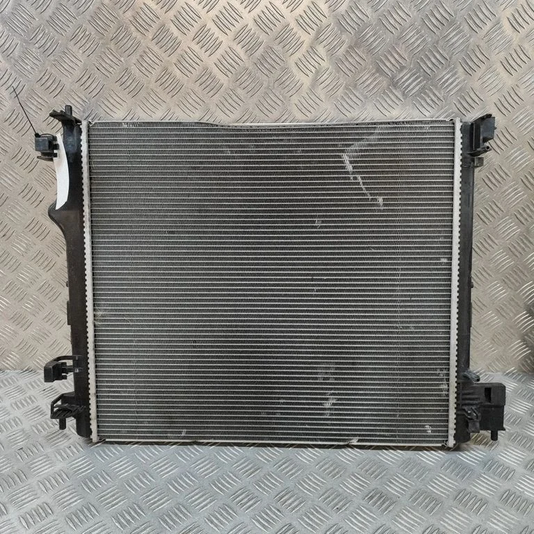 Dzesēšanas šķidruma radiators 21410HV70A