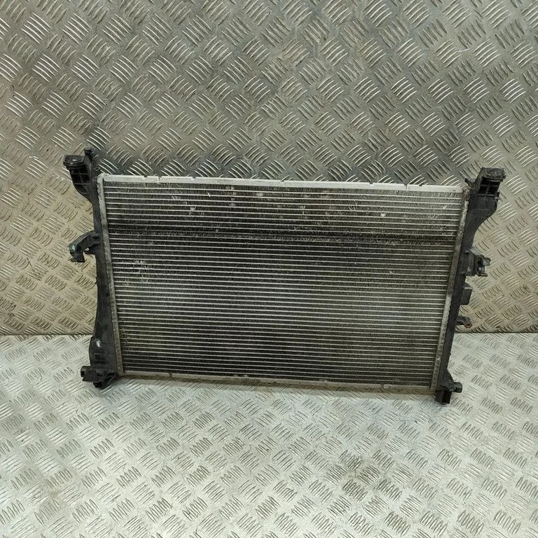 Dzesēšanas šķidruma radiators 8D5060000