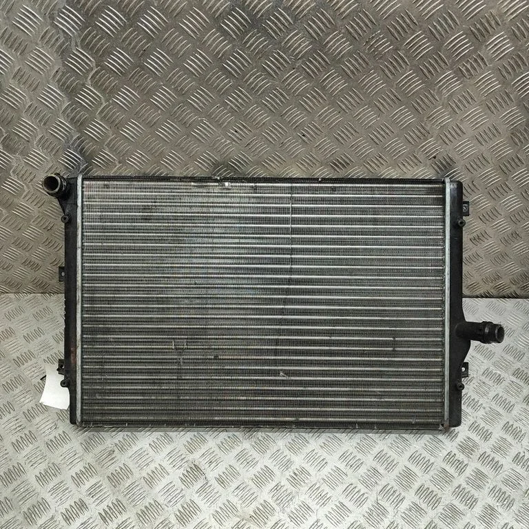 Jahutusvedeliku radiaator – Volkswagen Passat CC (2008-2016)