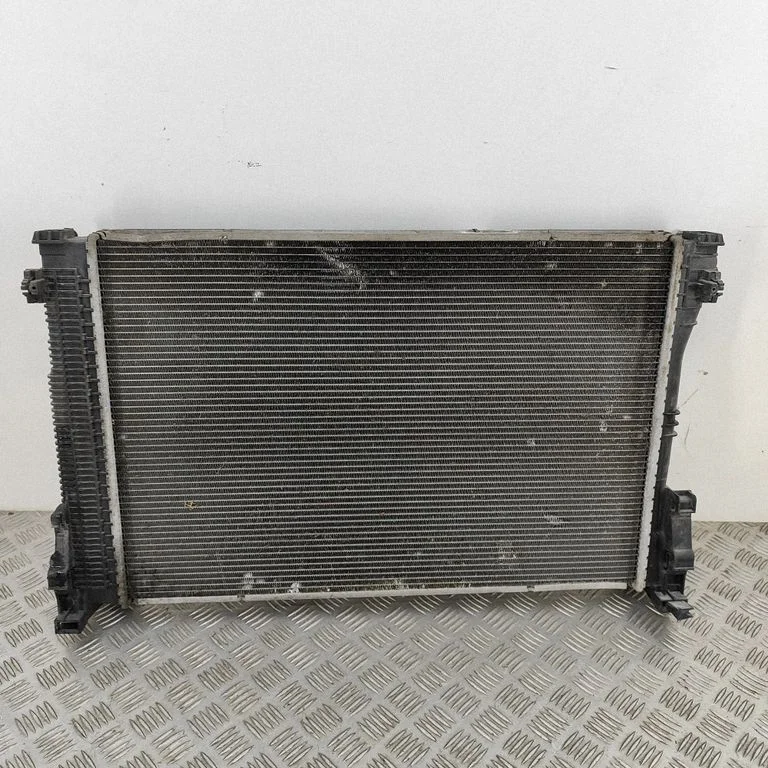 Jahutusvedeliku radiaator – Mercedes-Benz E-klass C207 W207 (2009-2017)