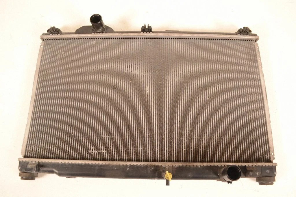 Coolant radiator – Lexus GS 300 350 430 450H (2005-2012)