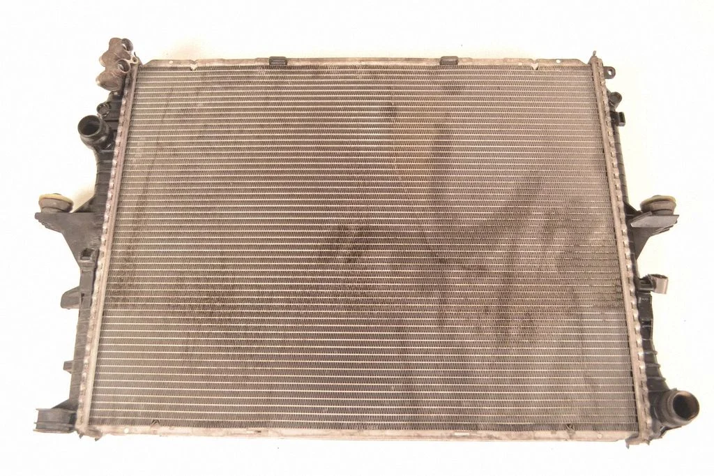 Dzesēšanas šķidruma radiators 7L0121253