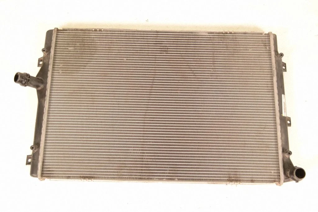 Jahutusvedeliku radiaator – Volkswagen Passat CC (2008-2016)