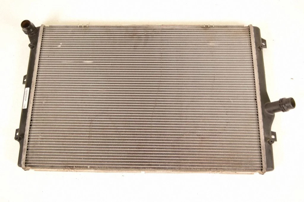 Jahutusvedeliku radiaator – Volkswagen Passat CC (2008-2016)