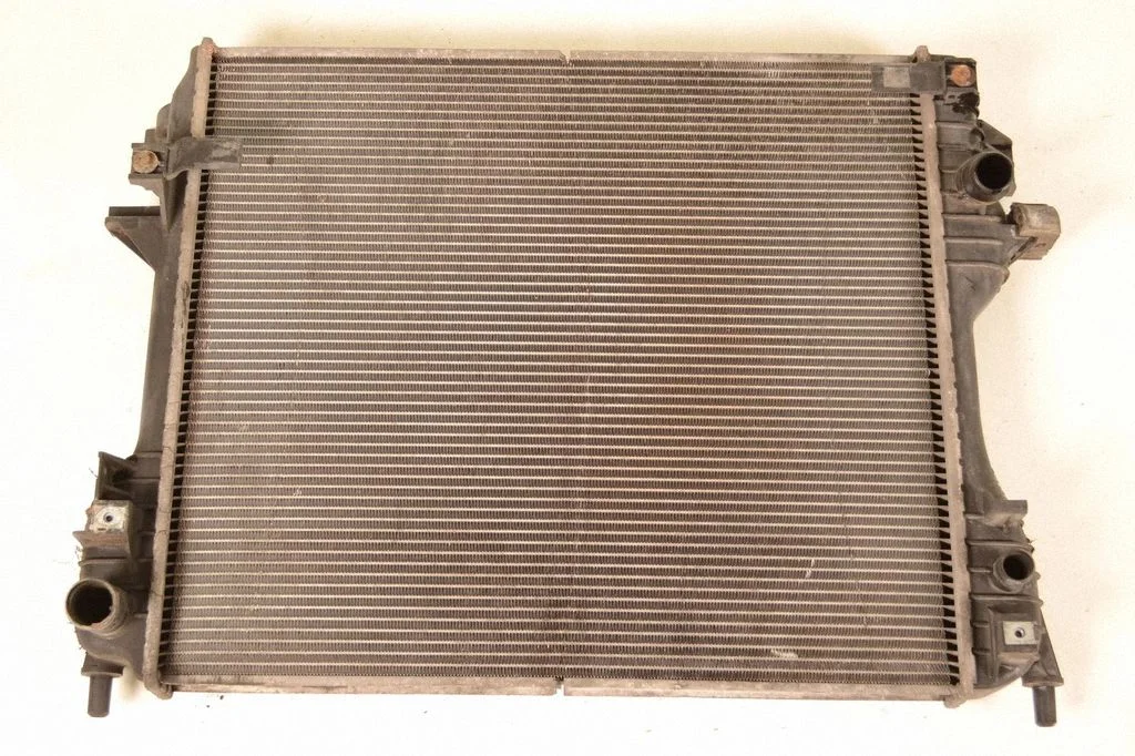 Jahutusvedeliku radiaator 4R838005BD