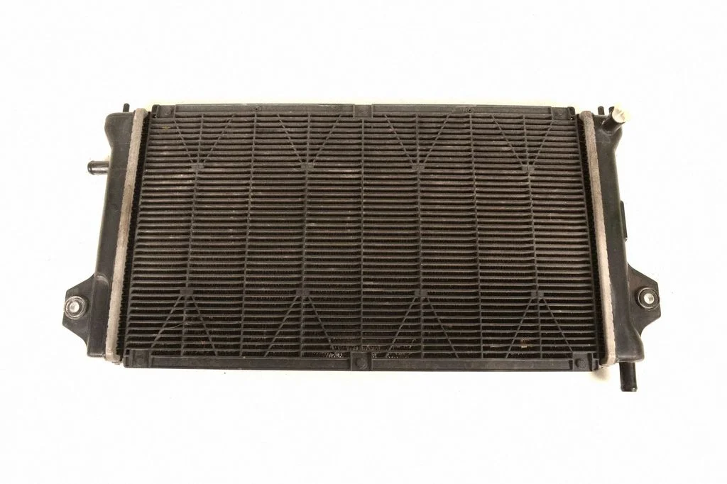 Jahutusvedeliku radiaator – Toyota Auris 150 (2006-2012)