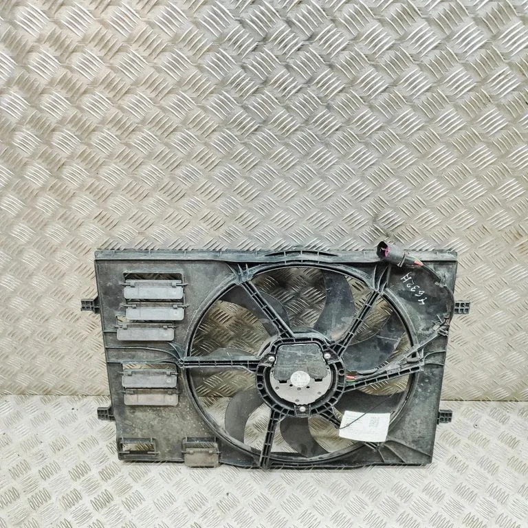 Radiator cooling fan shroud – Volkswagen e-Golf (2014-)