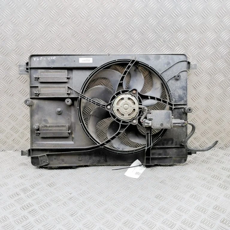 Radiator cooling fan shroud P31686809