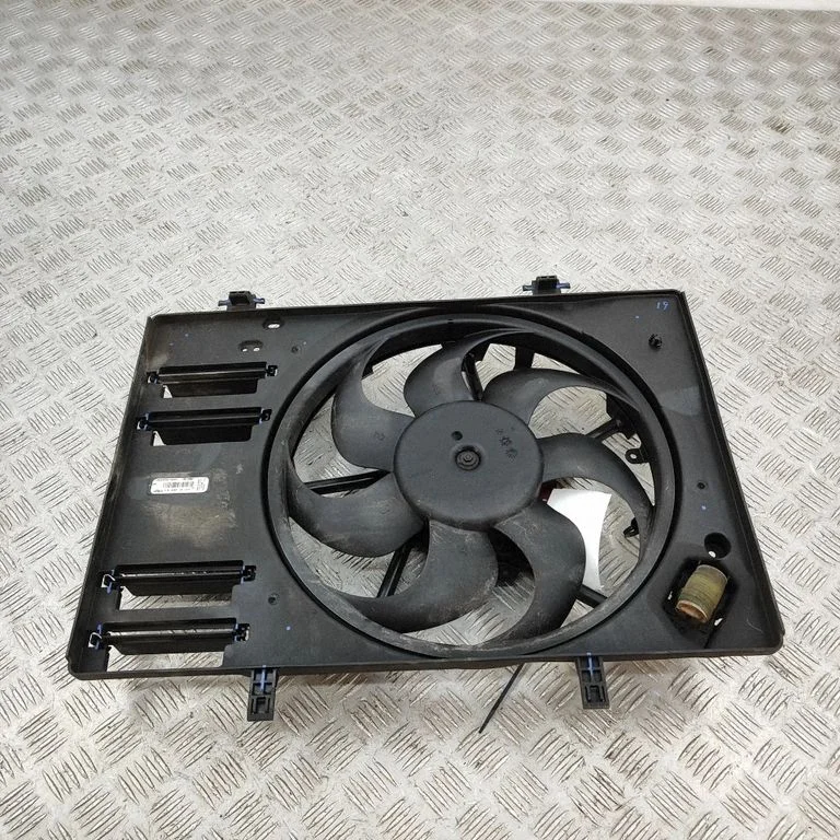Radiaatori ventilaatori difuusor JT768C607DB