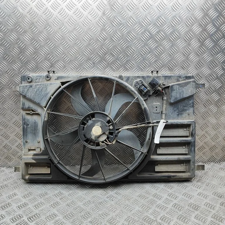 Radiator cooling fan shroud BK218C607DA