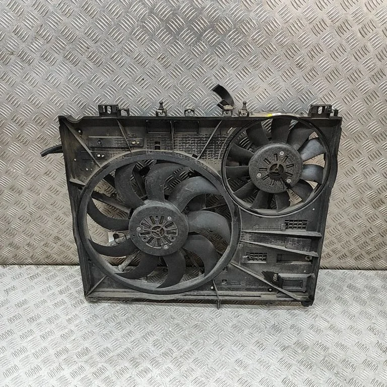Radiator cooling fan shroud 500142601