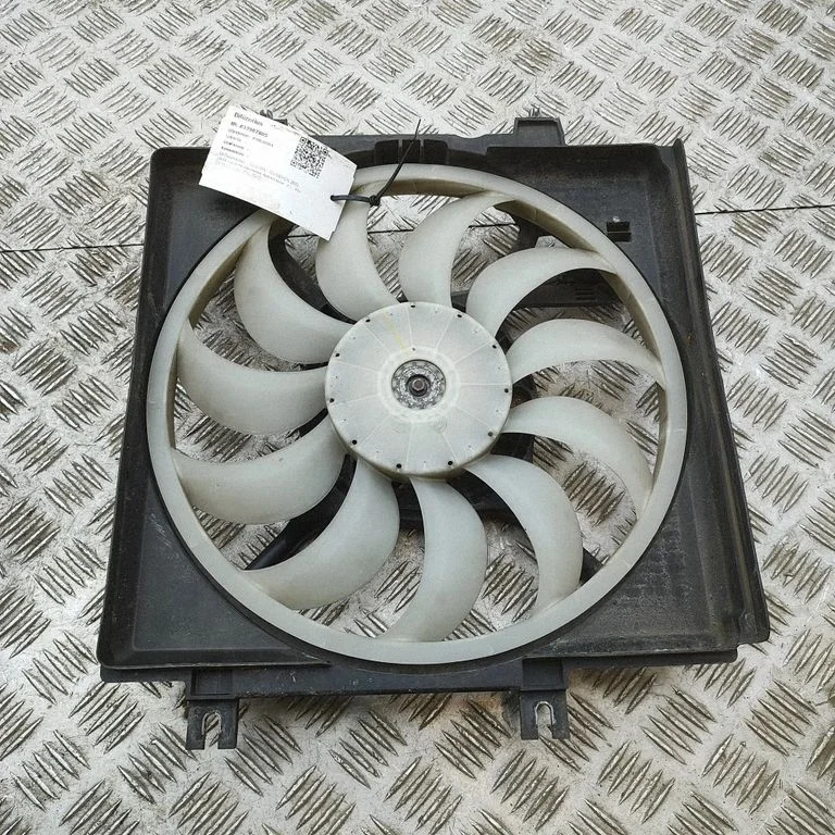 Radiator cooling fan shroud 487D440C