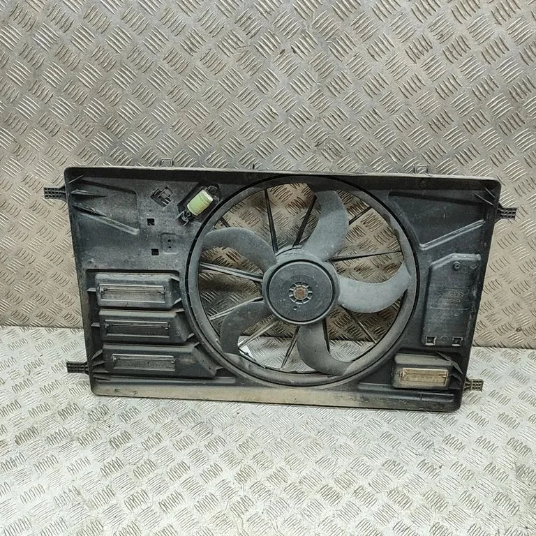 Radiaatori ventilaatori difuusor 0130308504