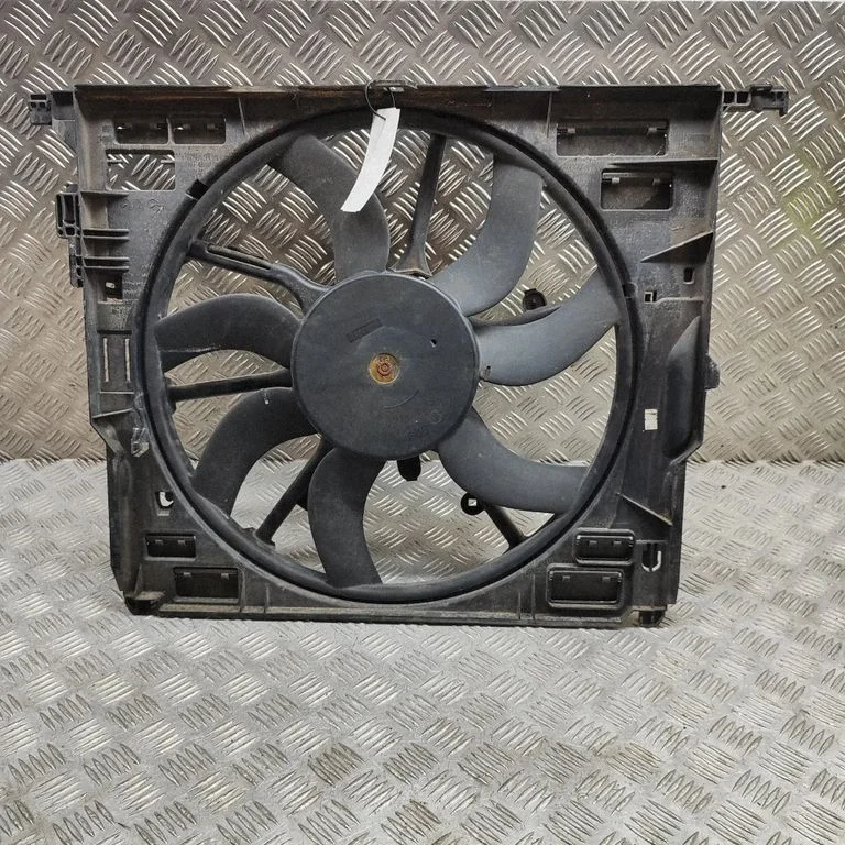 Radiator cooling fan shroud – BMW 5 Series F10 F11 (2009-2016)