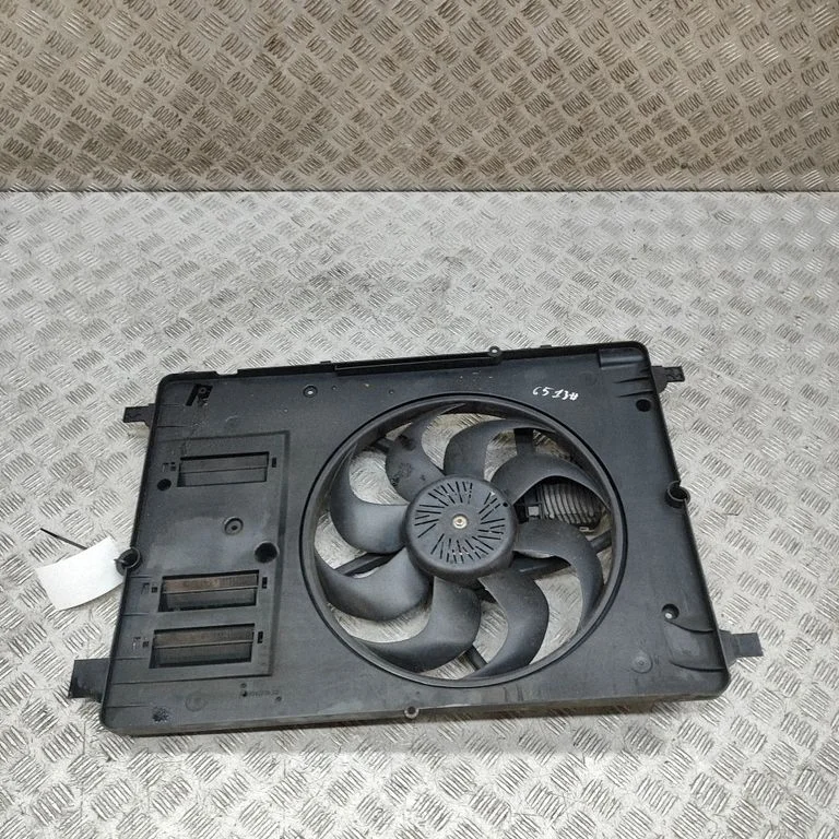 Radiaatori ventilaatori difuusor – Volvo V40 (2012-2019)