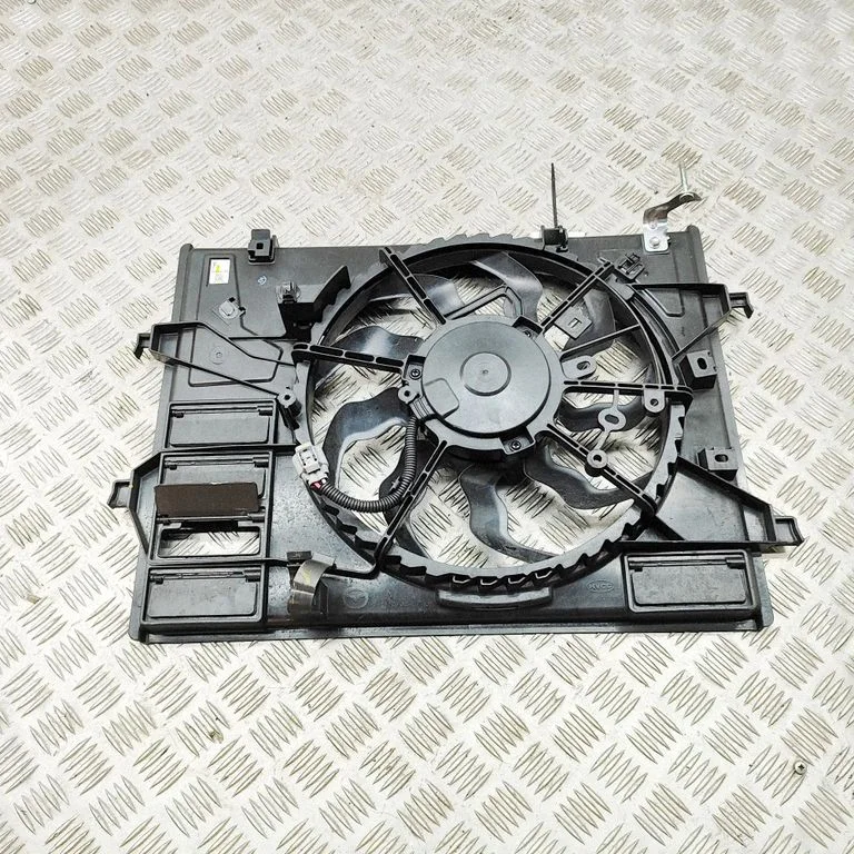 Radiator cooling fan shroud P51N15025