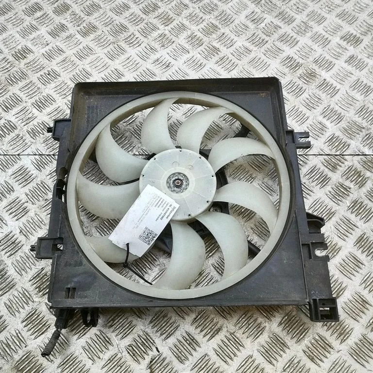 Radiator cooling fan shroud 487D440C