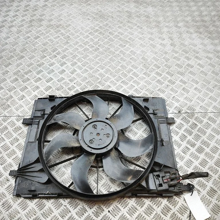 Radiatora ventilatora difuzors – Mercedes-Benz C klase W205 (2014-2021)