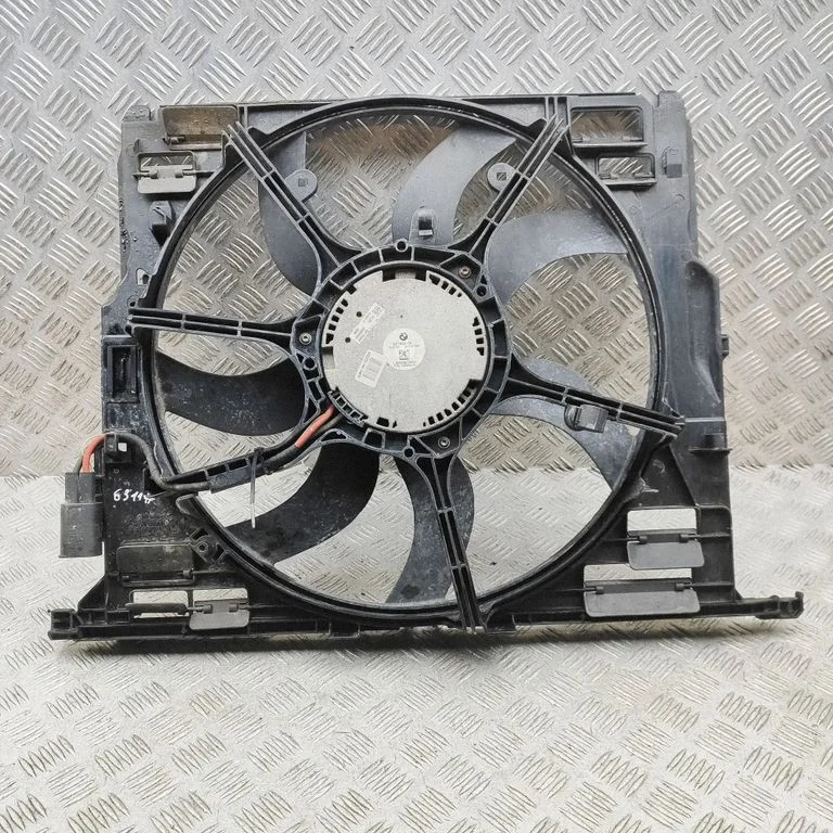 Radiator cooling fan shroud – BMW 5 Series F10 F11 (2009-2016)
