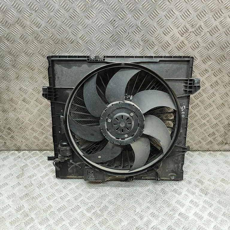 Radiator cooling fan shroud A0999062500