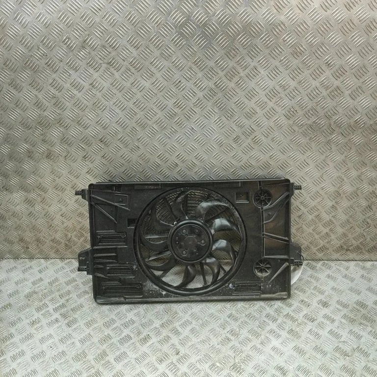 Radiator cooling fan shroud 214815MP0A