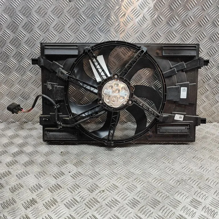 Radiaatori ventilaatori difuusor 5Q0121203DQ