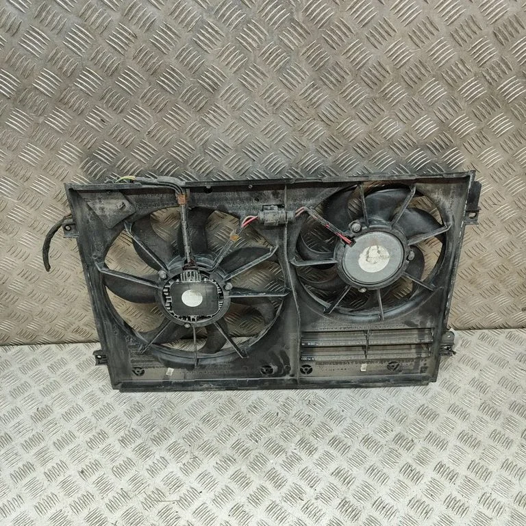 Radiator cooling fan shroud 1K0121207G
