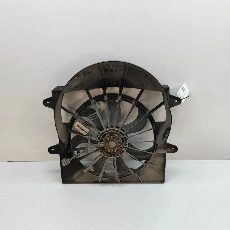 Radiator cooling fan shroud 55116955AC